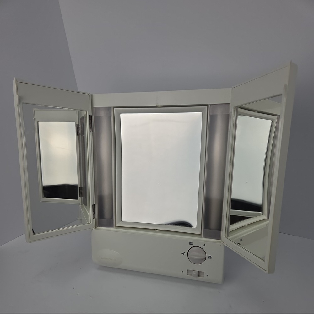 Vintage Remington True-To-Light LM-8 Lighted Makeup Mirror 3-Way Tri-Fold Works